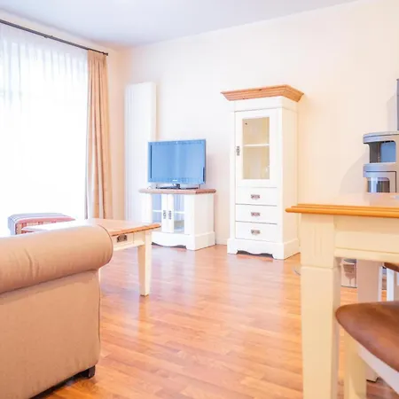 Apartmenthaus 08 *